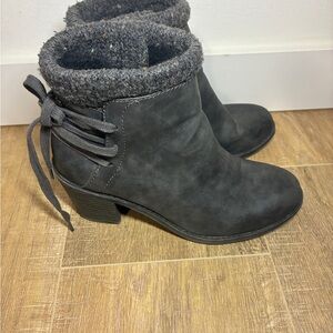Roxy Dakota Gray Faux Leather Ankle Boots - Women’s Size 6.5